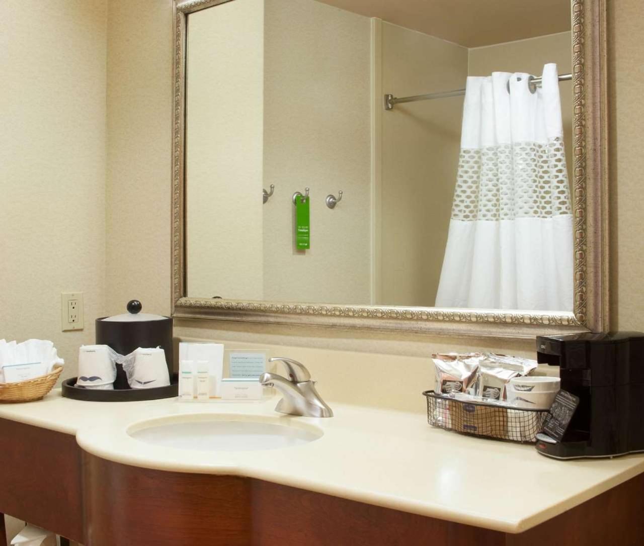 Hampton Inn And Suites-Браунсвилл Экстерьер фото