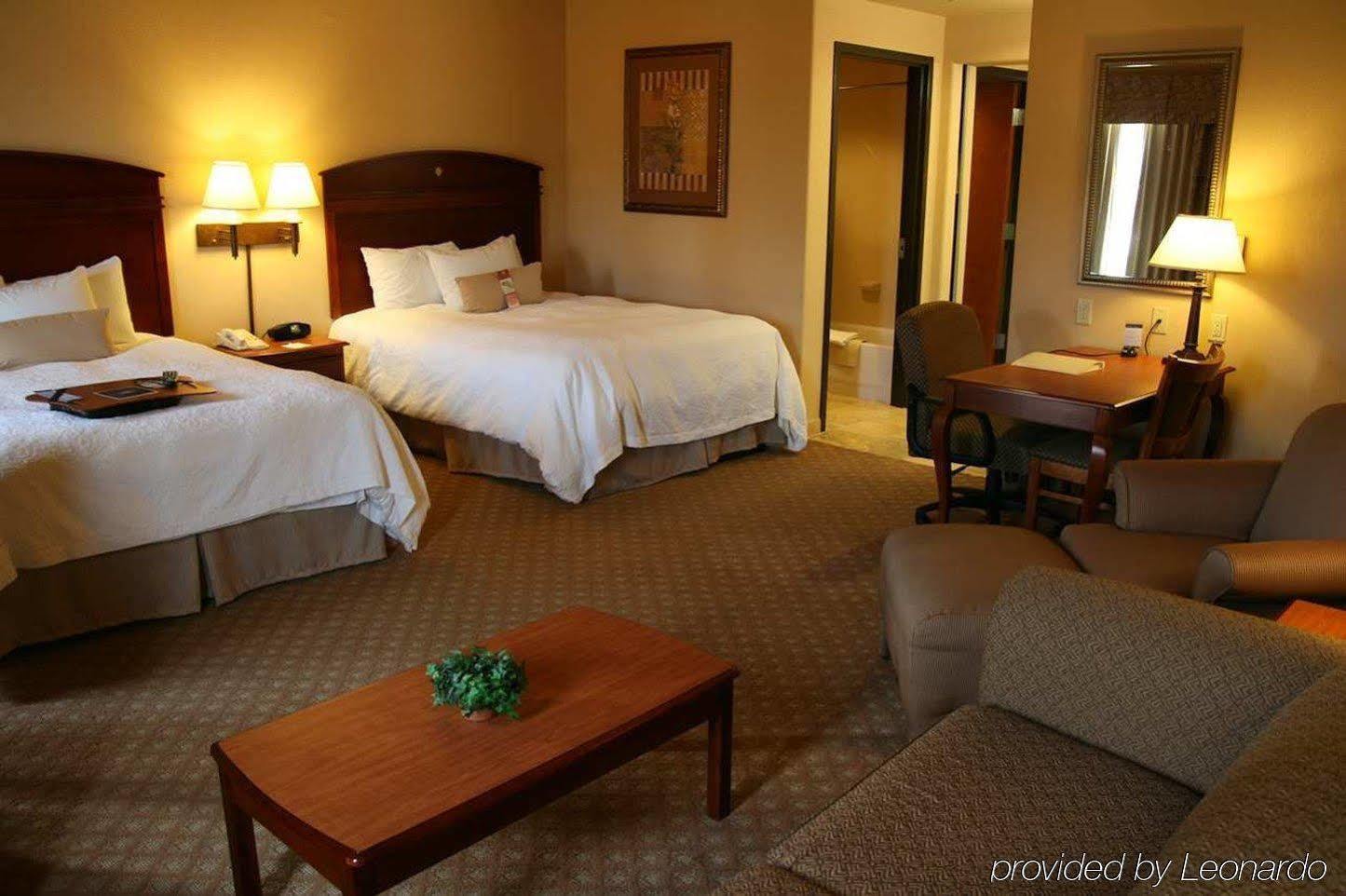 Hampton Inn And Suites-Браунсвилл Экстерьер фото